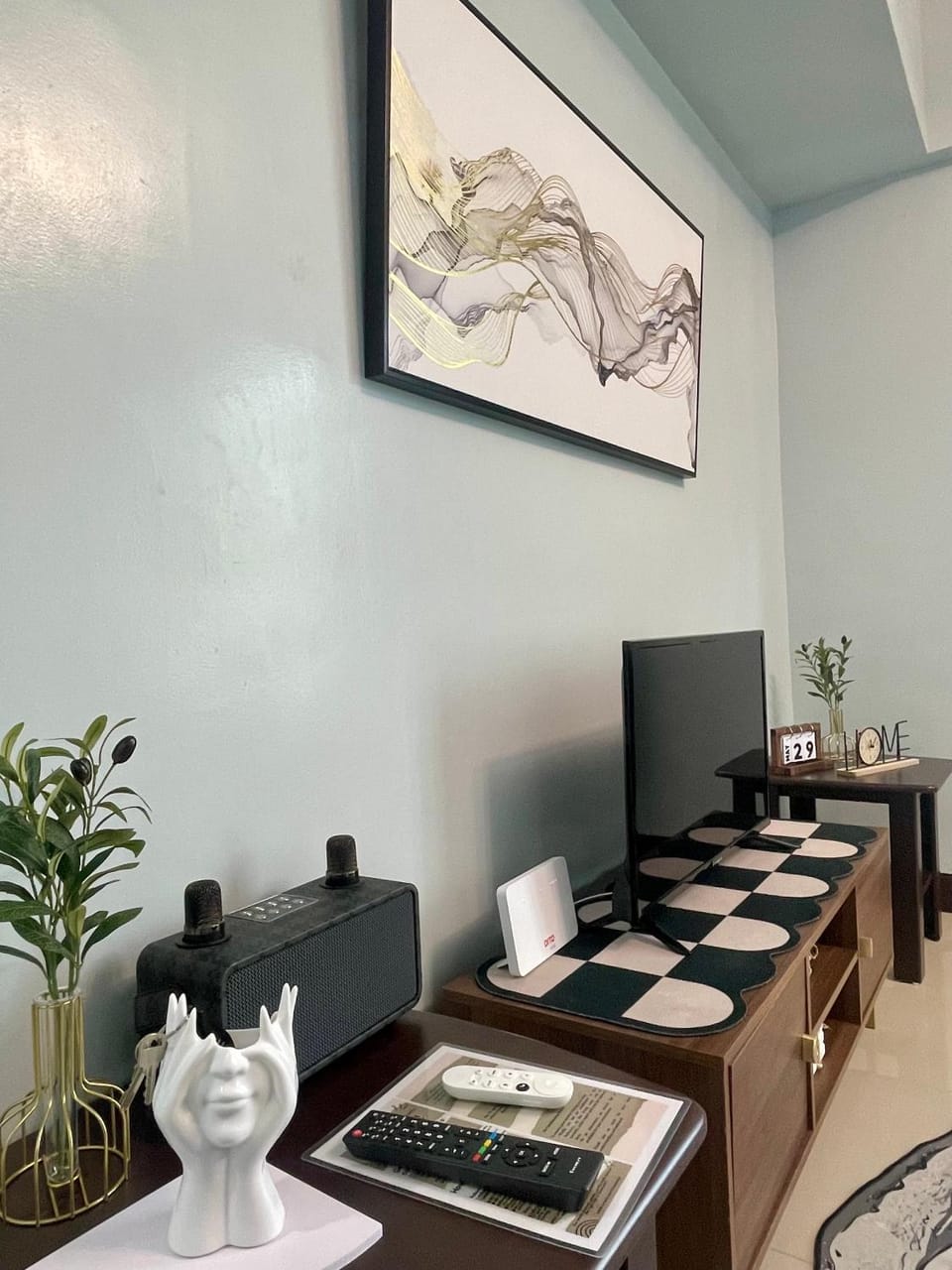 1BR Venice Grand Canal BGC Luxe Stay Apartment hotel in Makati