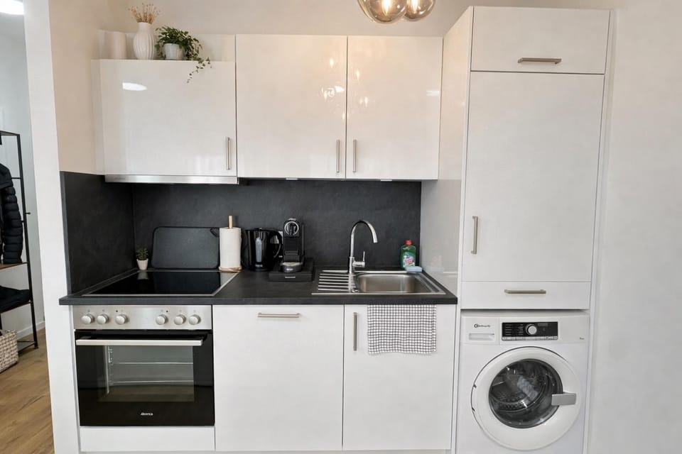Coffee/tea facilities, Kitchen or kitchenette, dishwasher, oven, pet friendly, stove, washing machine