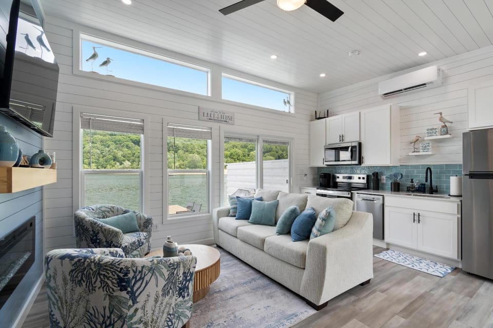Lake'n Memories - The Ultimate Oasis Getaway House in Lake Cumberland