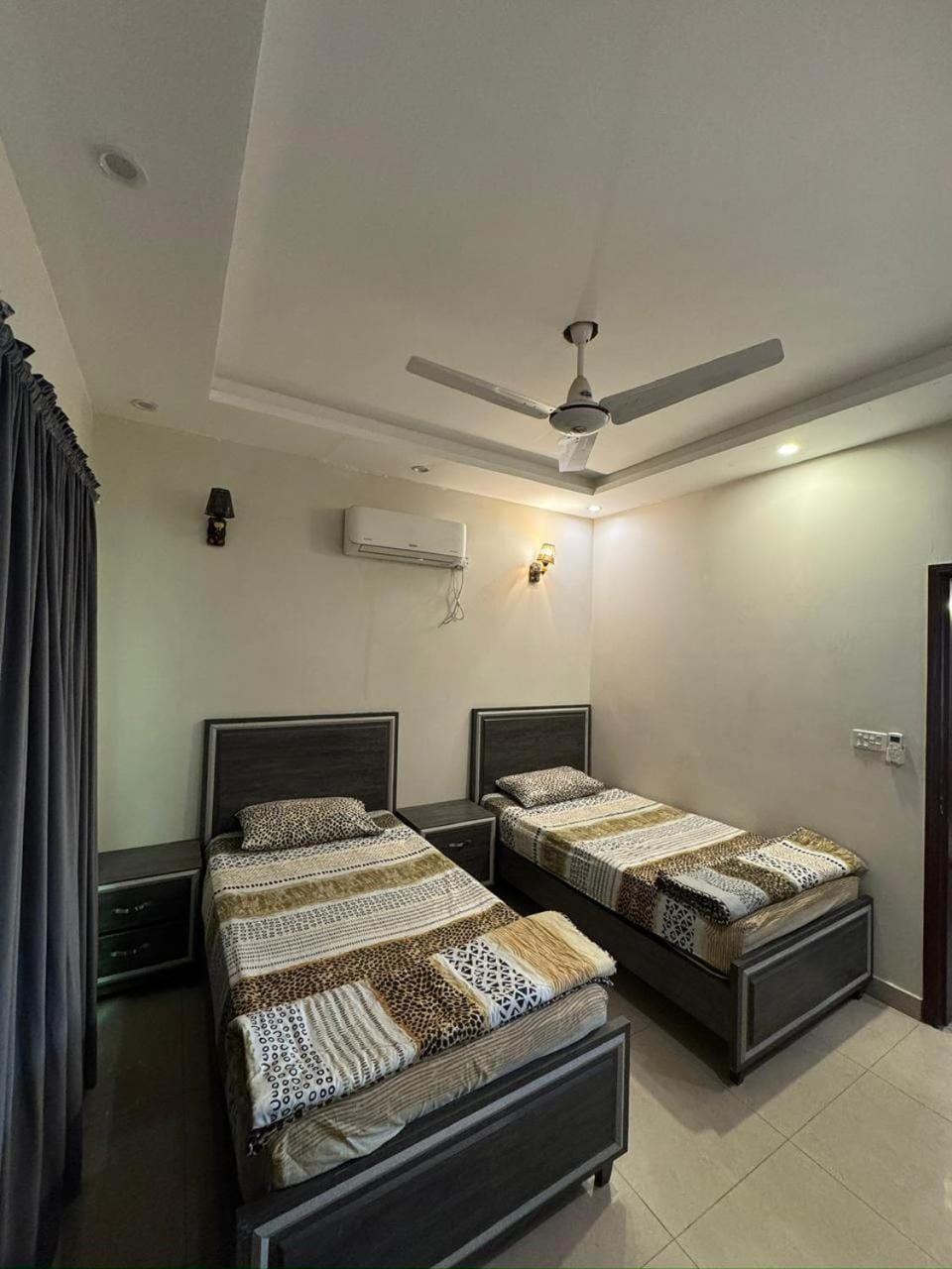 Luxury 3 Bedroom Private Villa House in Karachi