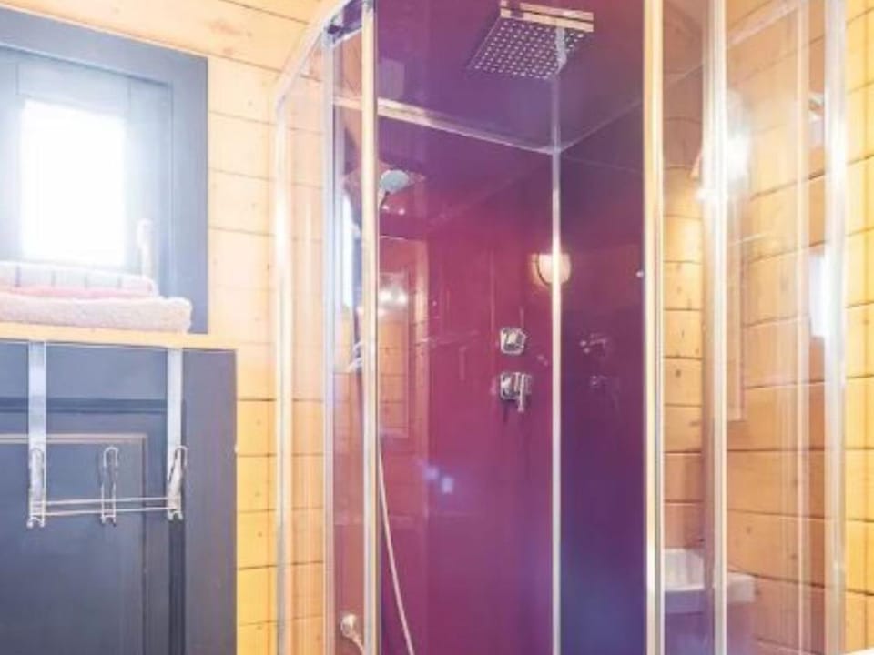 Chalet confort avec terrasse - 5 pers. - API-1-52-2792 Campground/ 
RV Resort in Grand Est