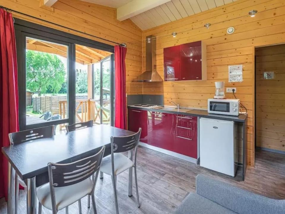 Chalet confort avec terrasse - 5 pers. - API-1-52-2792 Campground/ 
RV Resort in Grand Est