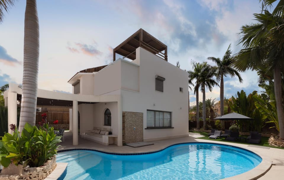 וילה סן טרופז Villa in Eilat