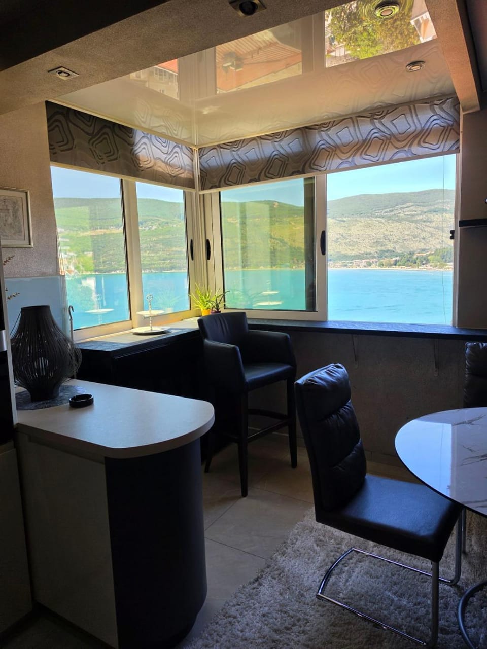 Dining area, Sea view