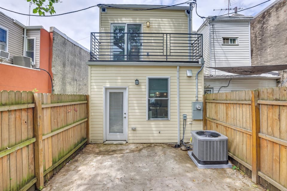 Walk to Fairmount Park: Modern Philly Townhome! House in Philadelphia