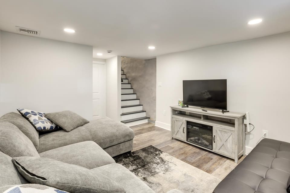 Walk to Fairmount Park: Modern Philly Townhome! House in Philadelphia