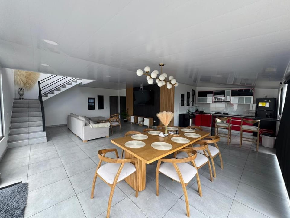 Communal lounge/ TV room, Dining area
