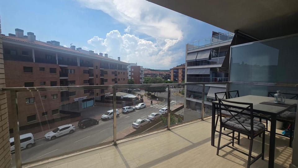 Neighbourhood, Balcony/Terrace, Dining area, City view, Street view