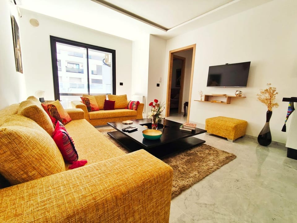Communal lounge/ TV room, TV and multimedia, Living room, Seating area, Evening entertainment