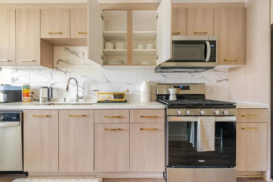 Brand New Luxury Building in SM Apartment in Santa Monica