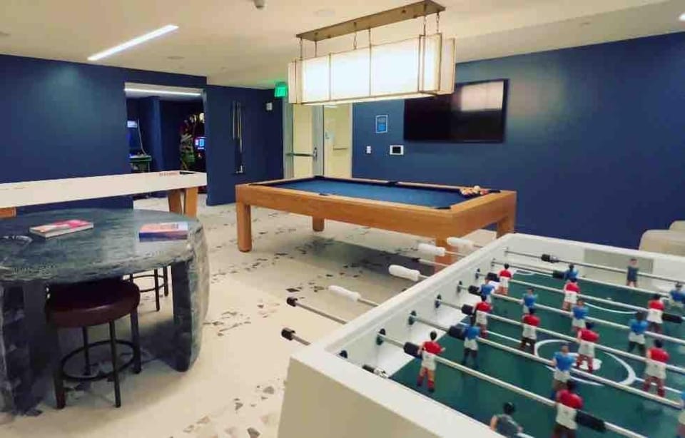 Brand New Luxury Building in SM Apartment in Santa Monica