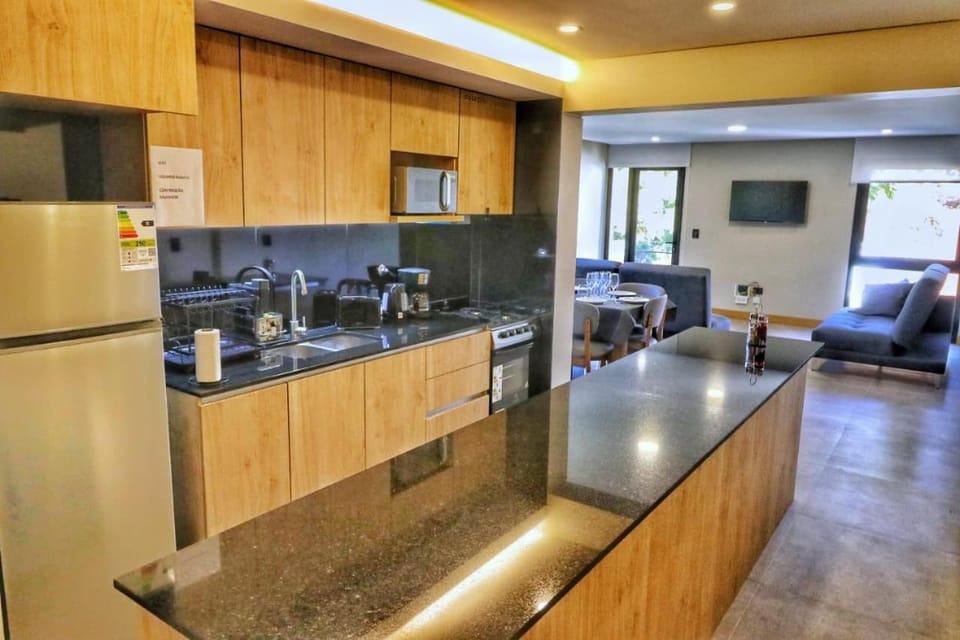 Depto Nuevo Elegante y Moderno p 6 u 8 Personas con Cochera Excelente Ubicacion Apartment in Mendoza