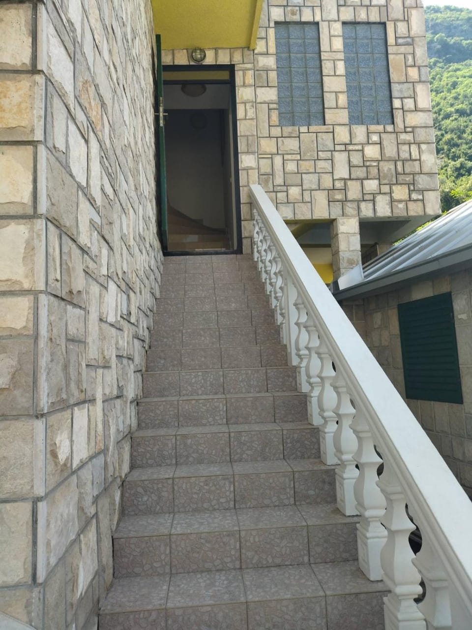 Facade/entrance