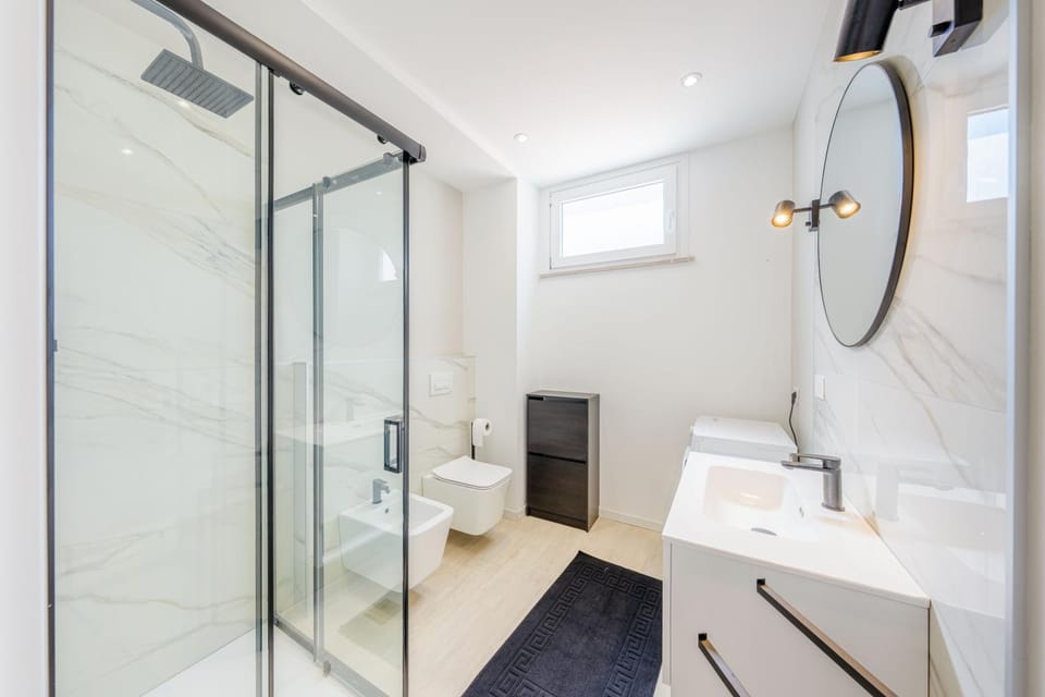 Shower, Bathroom, towels