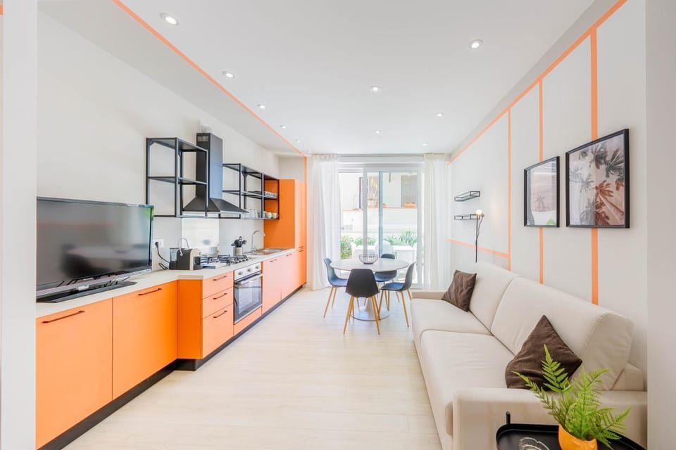 Kitchen or kitchenette, Living room, Seating area, Dining area, oven, stove
