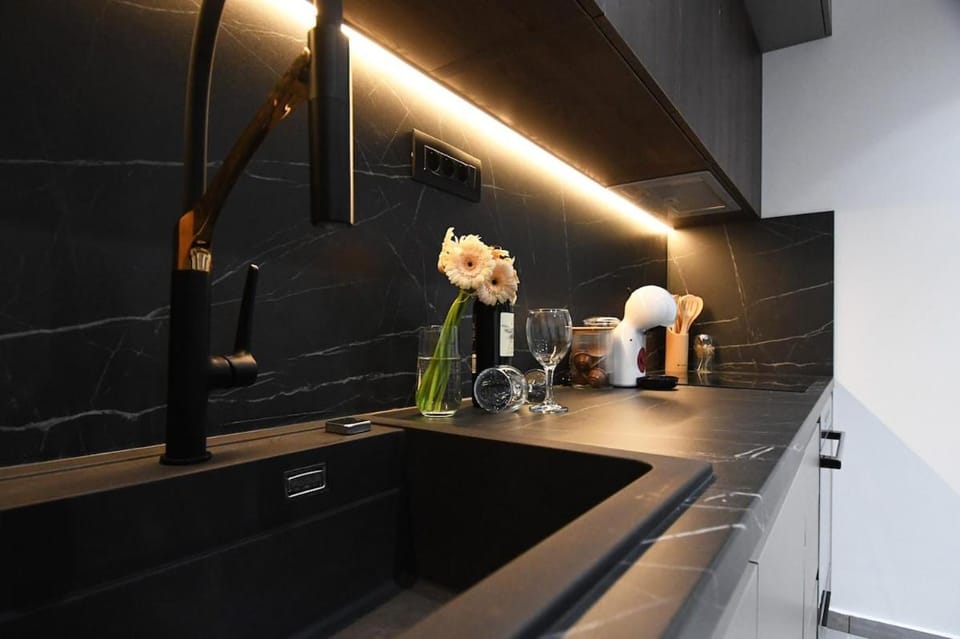 Coffee/tea facilities, Kitchen or kitchenette, kitchen
