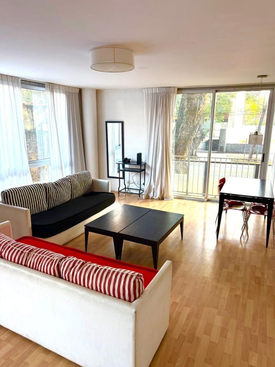 Departamento en Av Libertador con vista a la avenida Apartment in Buenos Aires Province