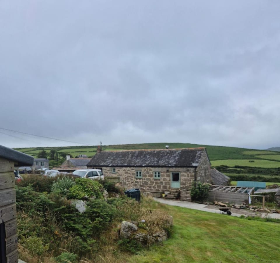 Kerrowe Tophouse Renovated Barn with unspoilt views of the coast House in Zennor