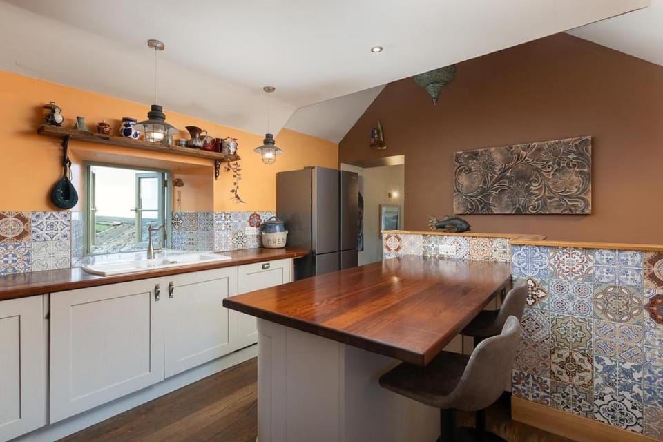 Kerrowe Tophouse Renovated Barn with unspoilt views of the coast House in Zennor