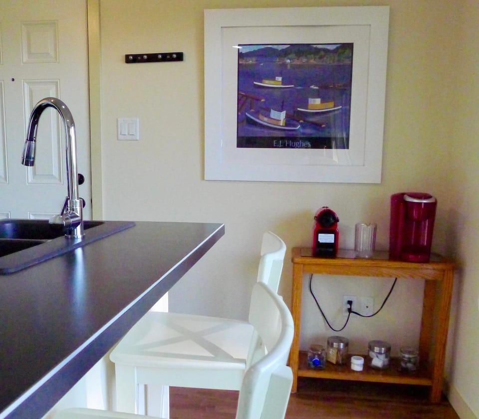 Coffee/tea facilities, Kitchen or kitchenette