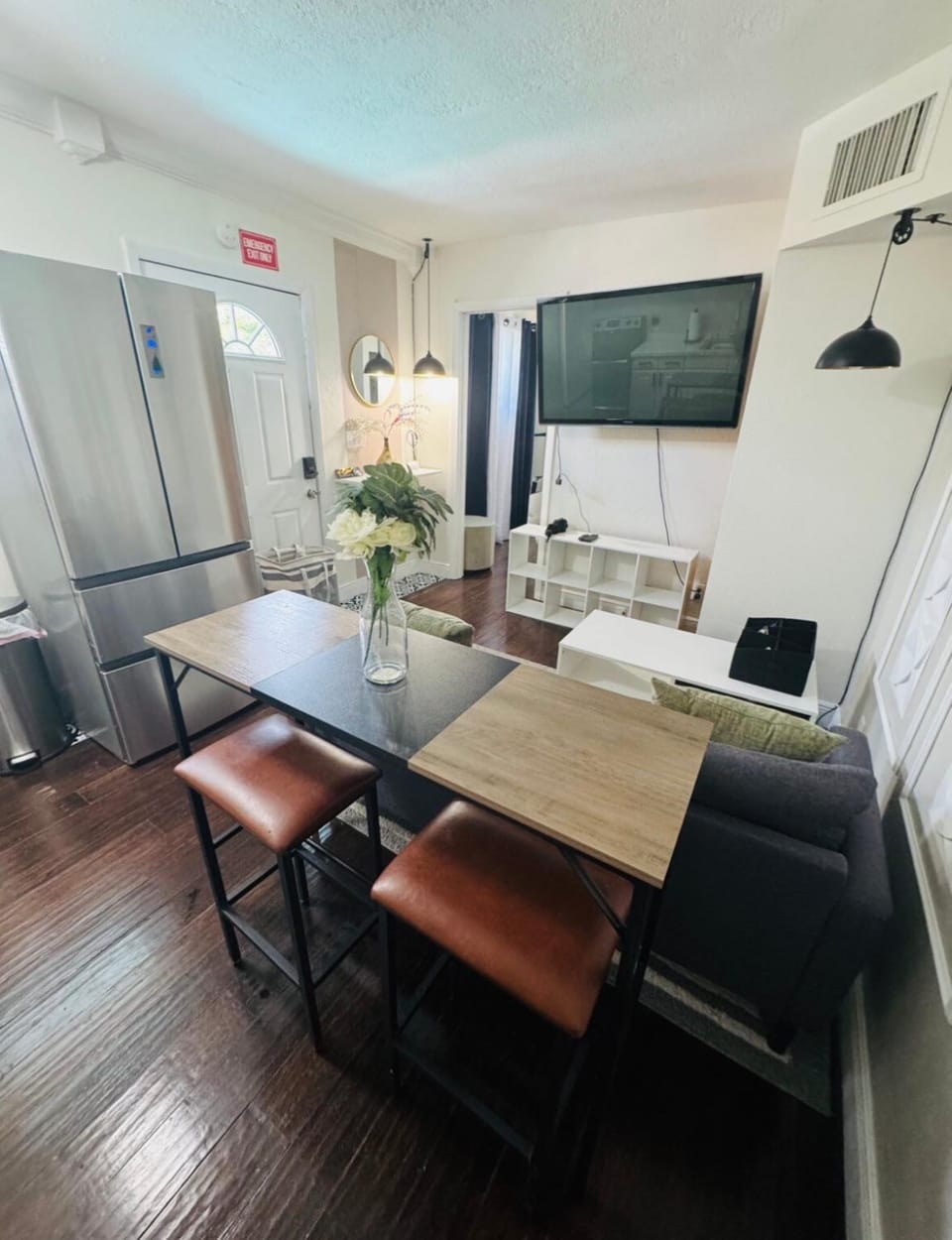 Sunshine Escape l Pool, Near Beach & Cruise Port Apartment in Fort Lauderdale