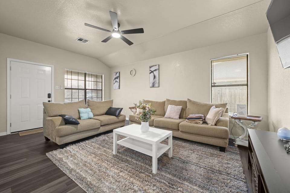 Urban Loft House in Killeen