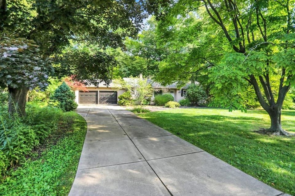 Boiler Bungalow - Entire 3 King Bed home! House in West Lafayette
