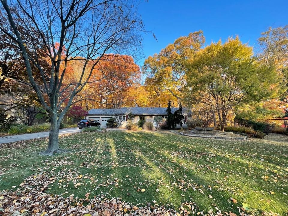Boiler Bungalow - Entire 3 King Bed home! House in West Lafayette