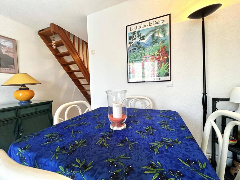 Mazet avec piscine, parking - 4 pers. - FR-1-251-947 Apartment in Le Lavandou