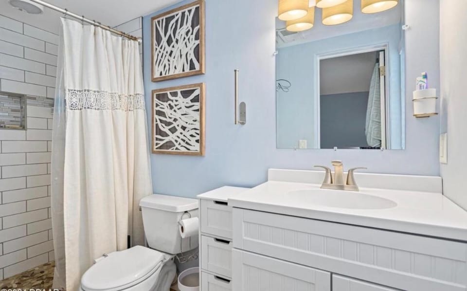 Salt life Paradise House in Ormond By The Sea