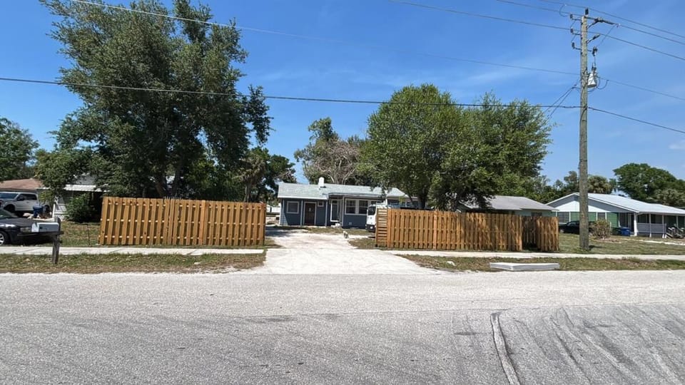 Peaceful Sarasota Stay, 10 Min to Siesta Apartment in Florida