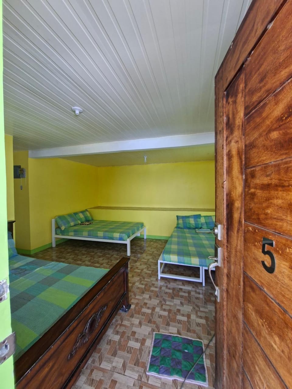 Gaddiel alexis Food house and room for rent Love hotel in Batangas