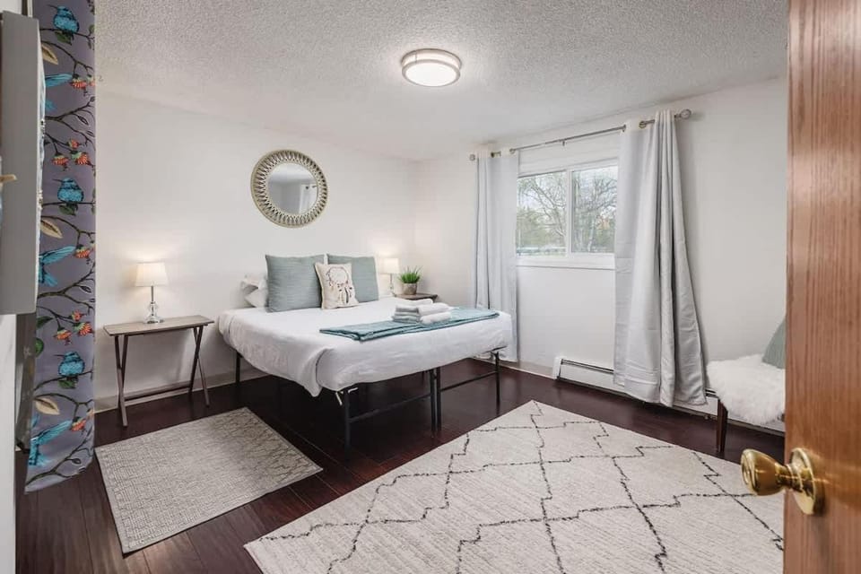 Creekside Two-Bedroom Apartment Near Airport Apartment in Anchorage