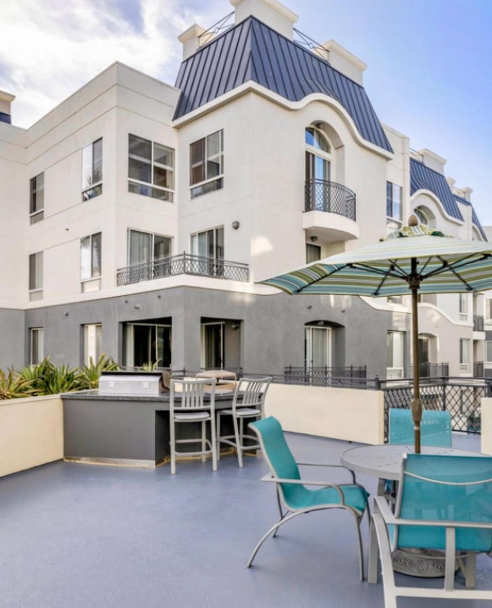 Spacious 2B 2B Apartment in Marina Del Rey with Pool Apartment in Marina del Rey