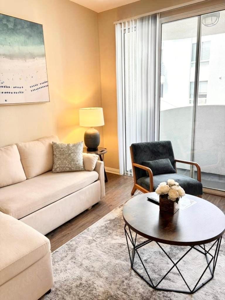 Spacious 2B 2B Apartment in Marina Del Rey with Pool Apartment in Marina del Rey