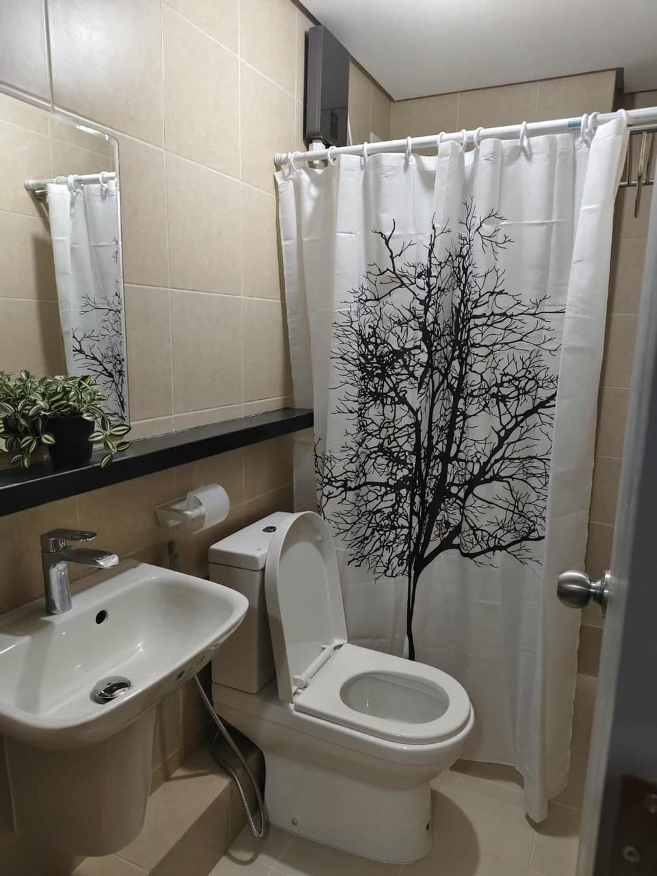 Belize Oasis 2 BR Condo Apartment hotel in Muntinlupa