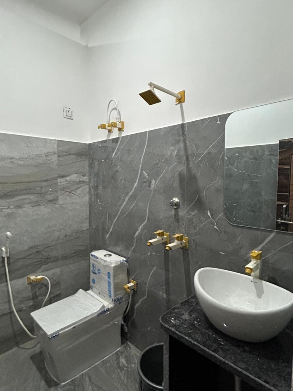 Ishu Residency and Yatri niwas Bed and Breakfast in Uttar Pradesh