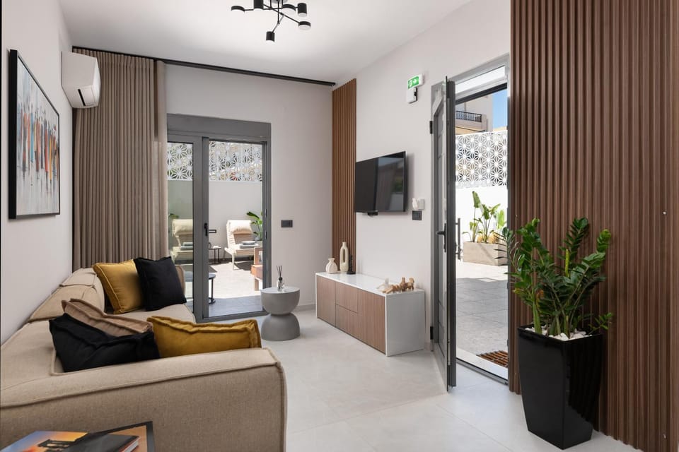 TV and multimedia, Living room, Seating area