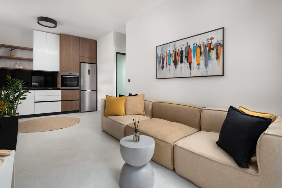 Kitchen or kitchenette, Living room