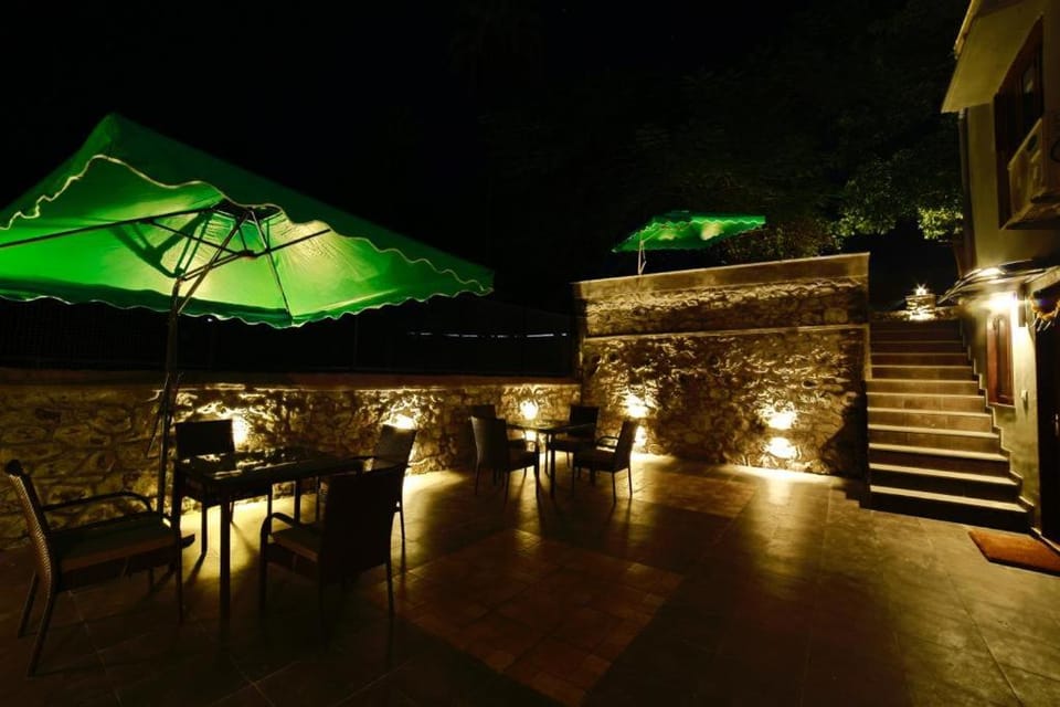 Seating area, On site