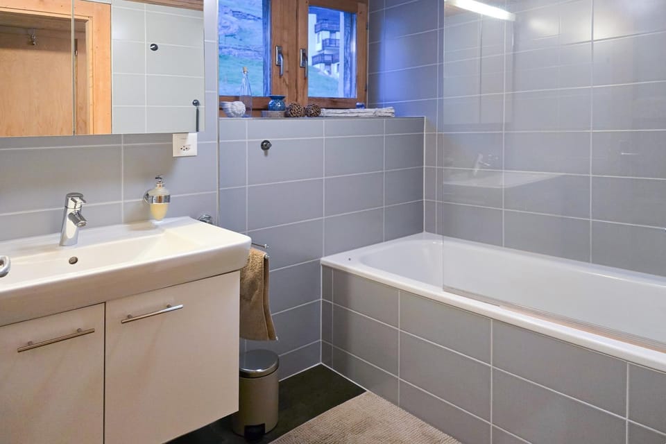 Bathroom, Bath