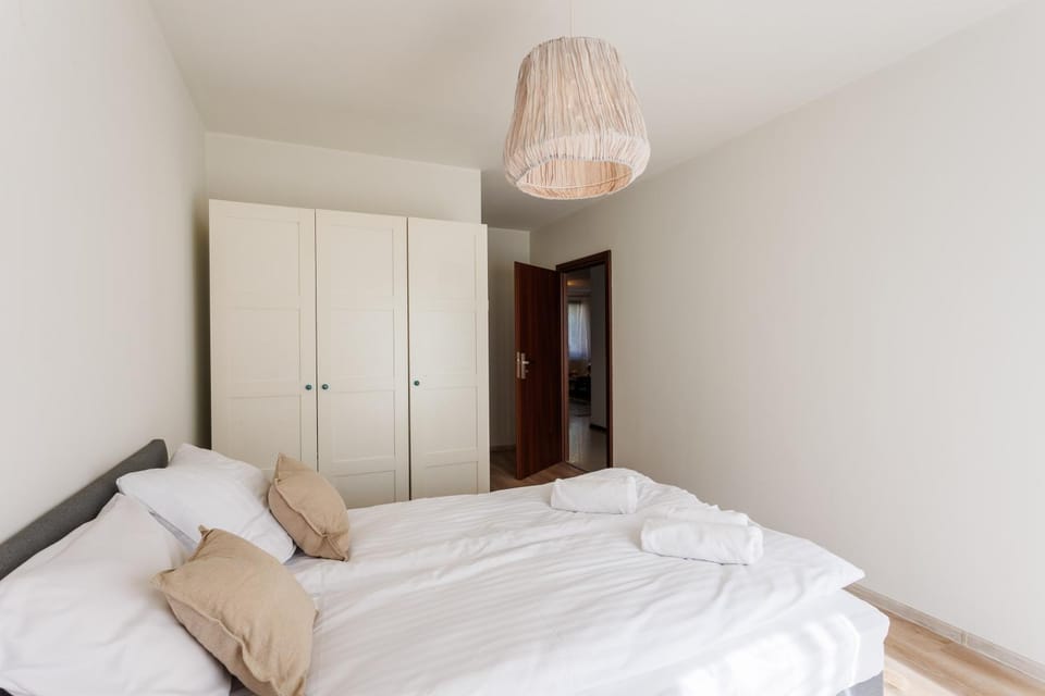 Bed, Bedroom, wardrobe