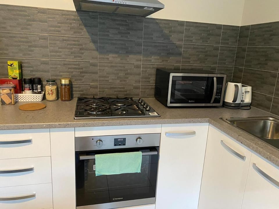 Guest suite with Free Wifi & Parking Apartment in Perth