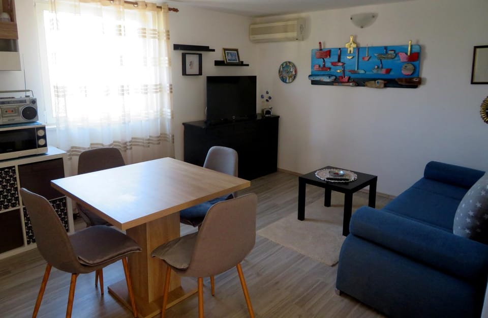 Mali raj Apartment in Novalja