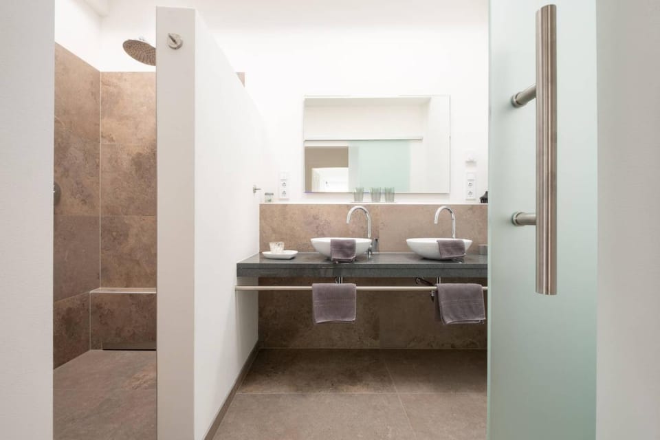 Shower, Bathroom, towels