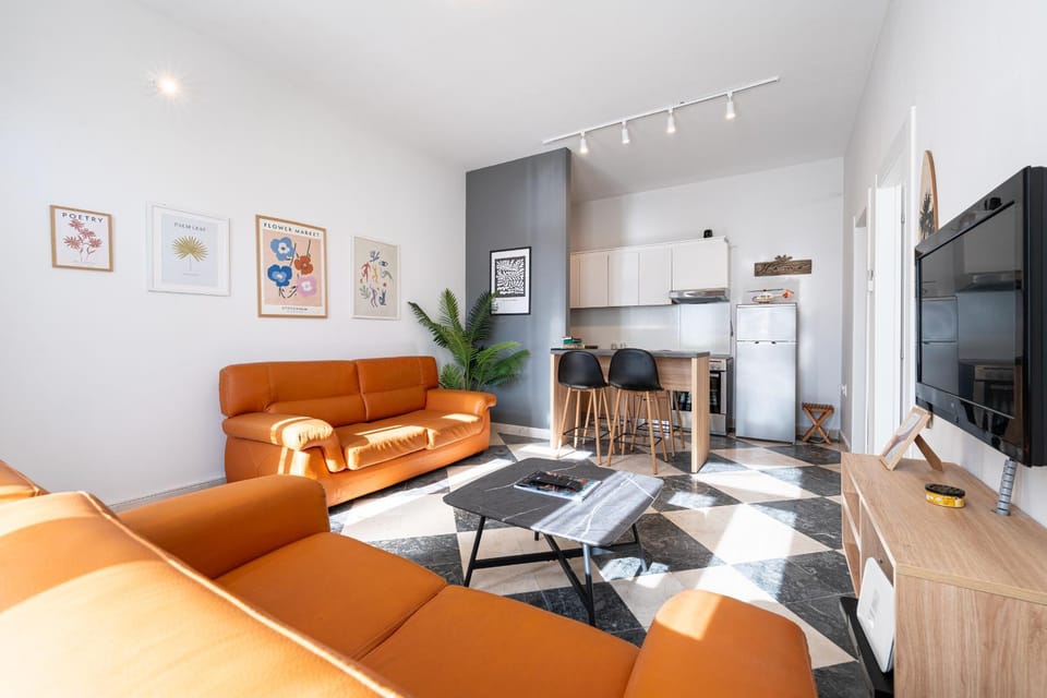 TV and multimedia, Living room, Dining area