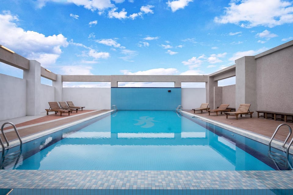 Swimming pool, Swimming pool
