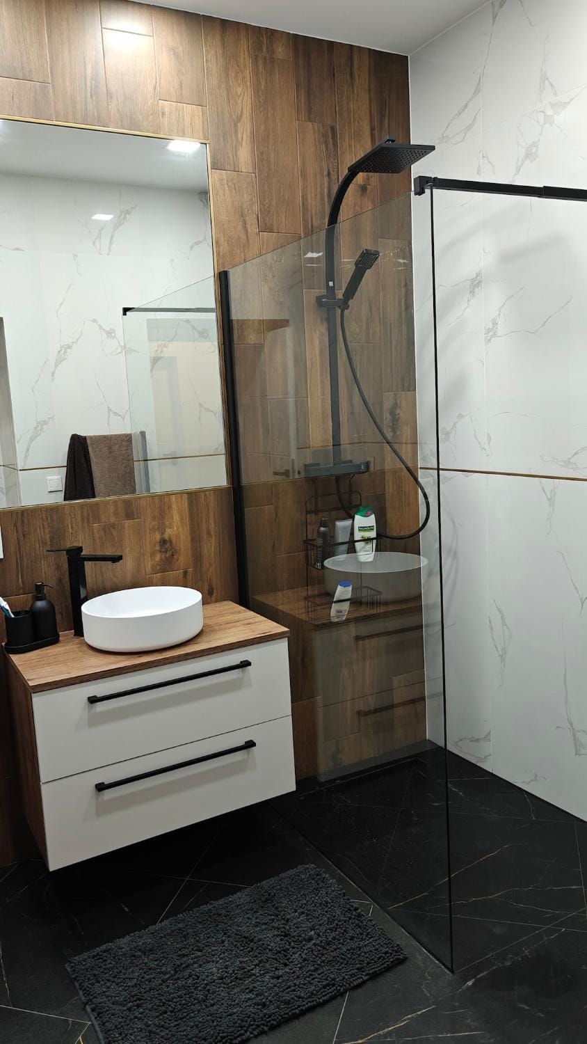 Shower, Bathroom