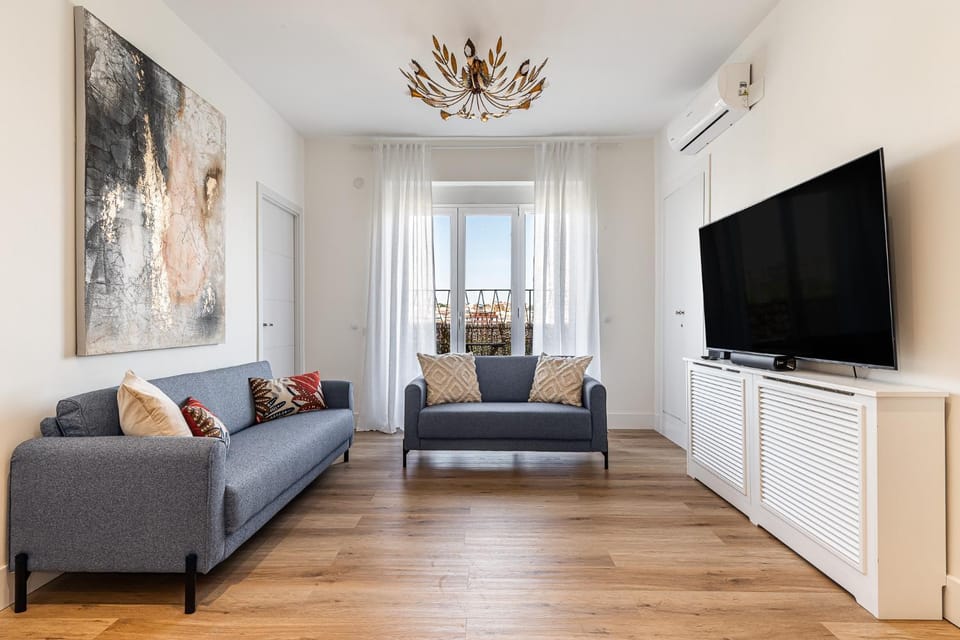 Queen's Manzanares I - Alojamiento Corta Estancia Apartment in Centro