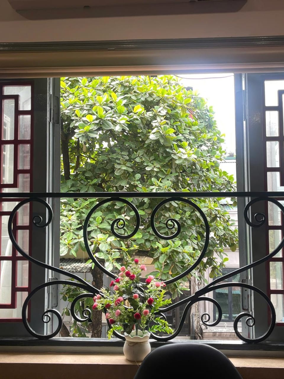 Happy Home 2 Beds Ancient street View Balcony Apartment in Hanoi